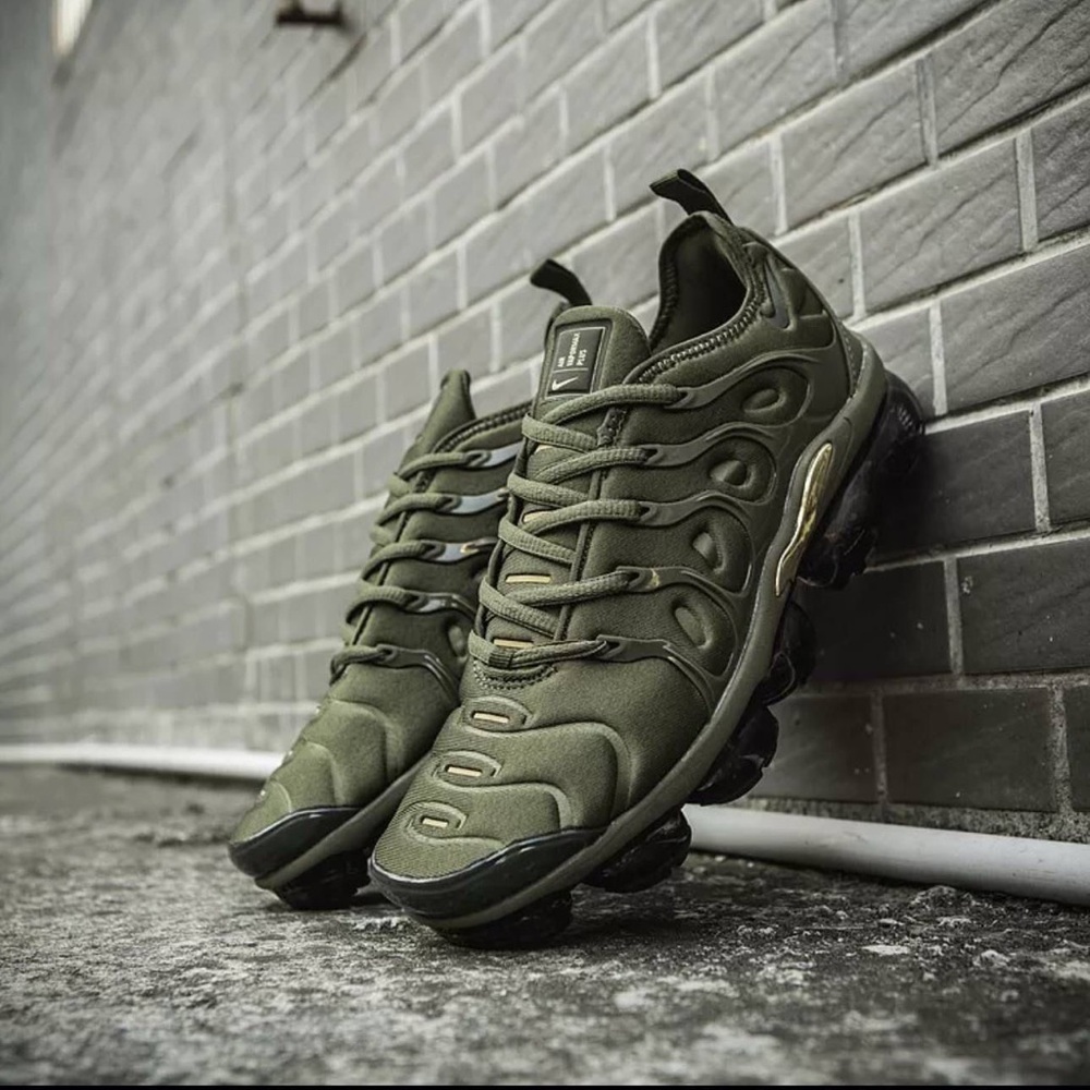 Nike vapor max plus new Men's Olive Green Athletic Shoes
